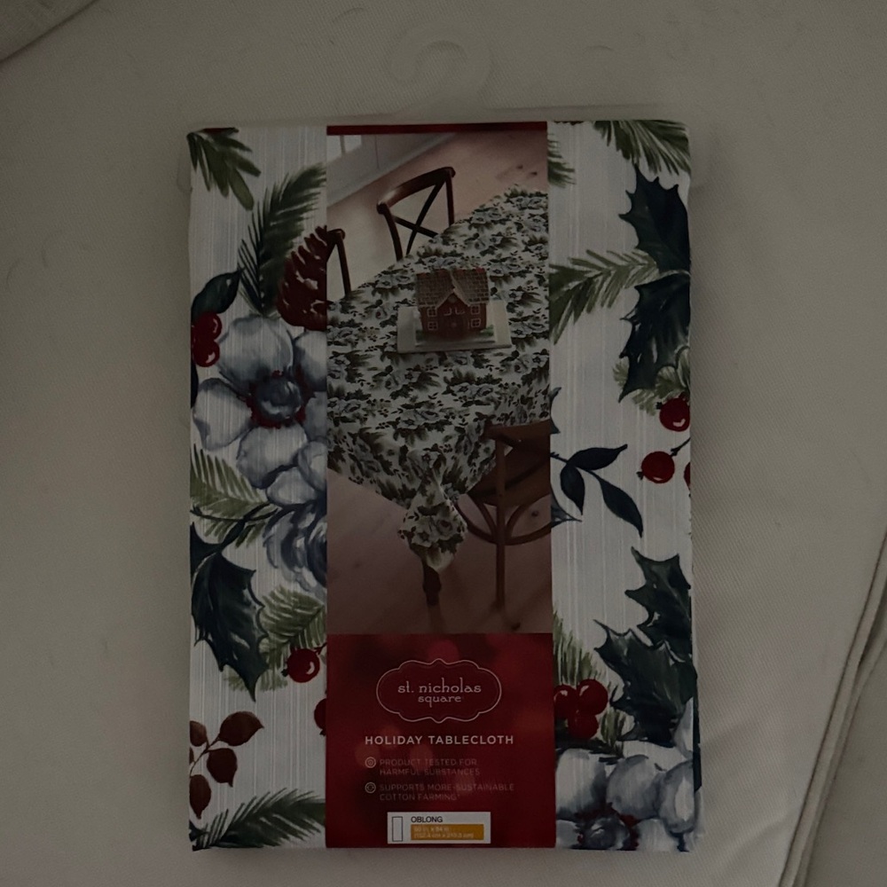 St. Nicholas Square Festive Floral Tablecloth - Red, Green, White